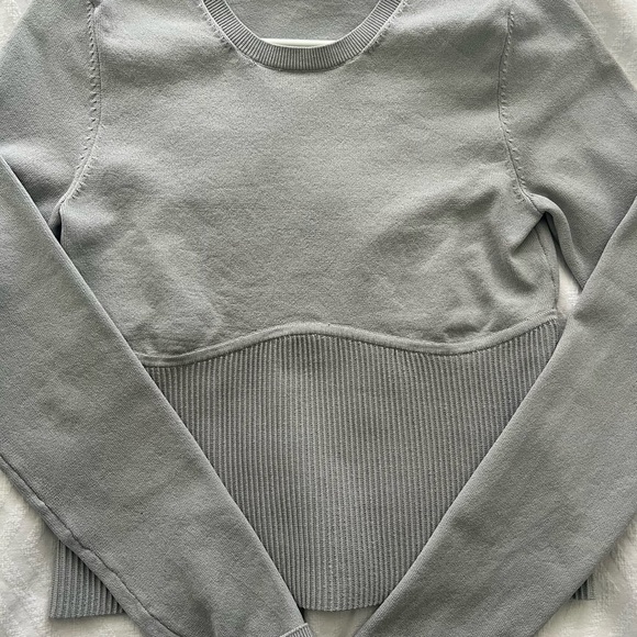 Aritzia sculpt knit empire long sleeve - Picture 2 of 4